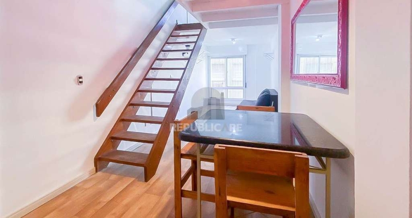 Apartamento Duplex com 2 Dormitórios – Centro Histórico
