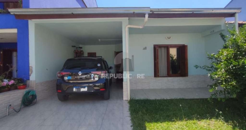 Casa em condomínio fechado com 2 quartos à venda na Rua Ponciano Pacheco da Silveira, 172, Guarujá, Porto Alegre