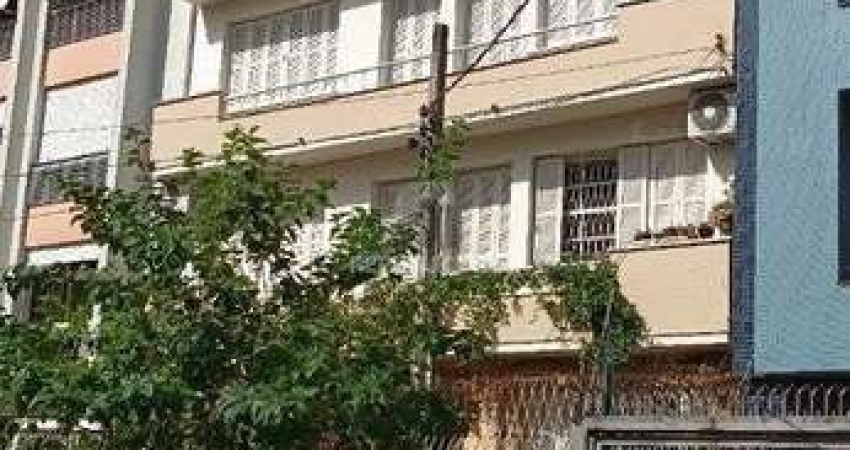 APARTAMENTO DE 3 DORMITÓRIOS COM SACADA NA CIDADE BAIXA.