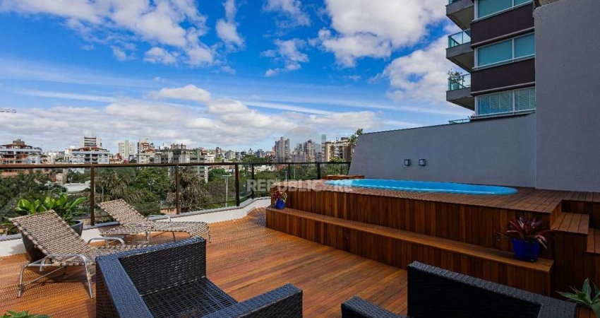 Cobertura com piscina em frente a praça da Encol no bairro Bela vista.