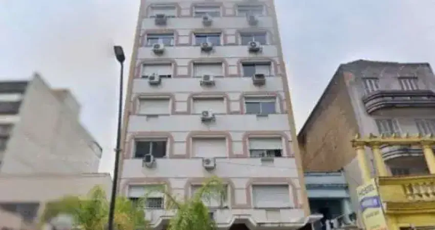 Apartamento à venda no centro histórico com 43m² e 1 dormitório/quarto disponível.