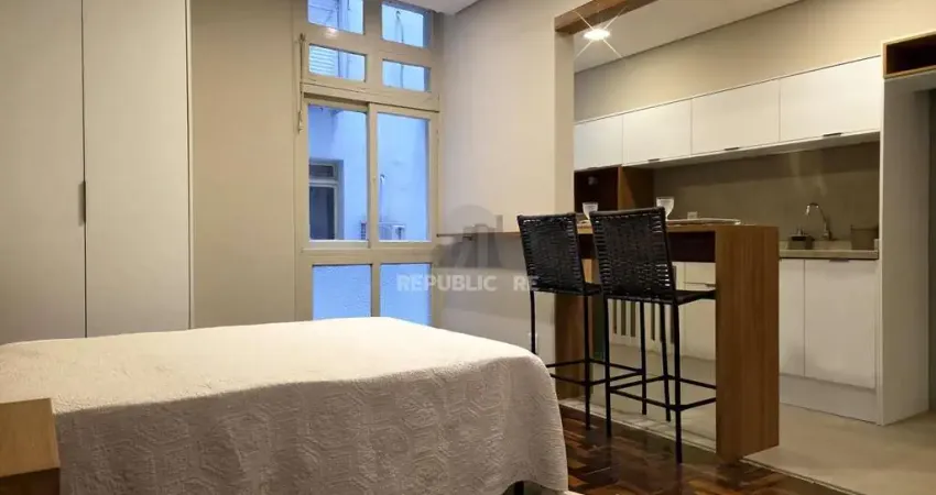 Apartamento reformado à venda no Centro-Histórico – Próximo à UFRGS, Santa-Casa.
