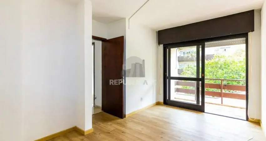 Apartamento 02 dormitórios No Bairro Tristeza em Porto Alegre/RS