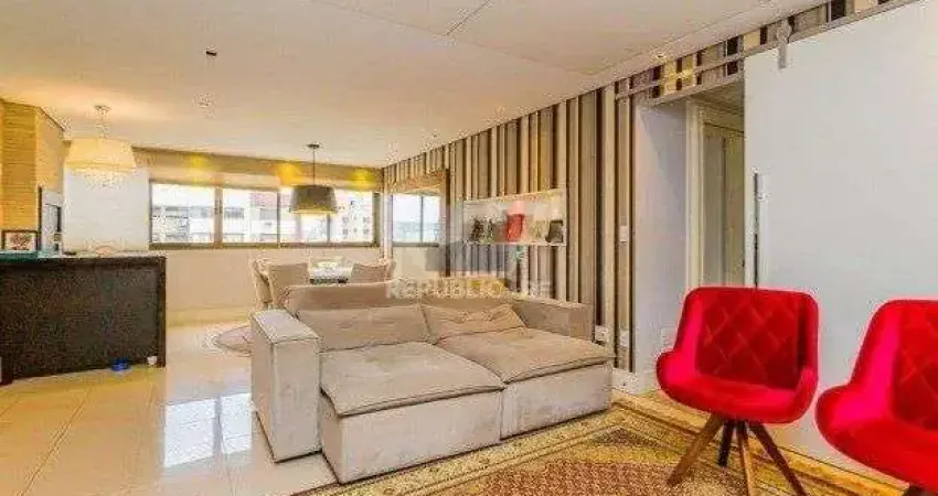 Excelente apartamento de 03 dormitórios com 4 vagas de garagem.