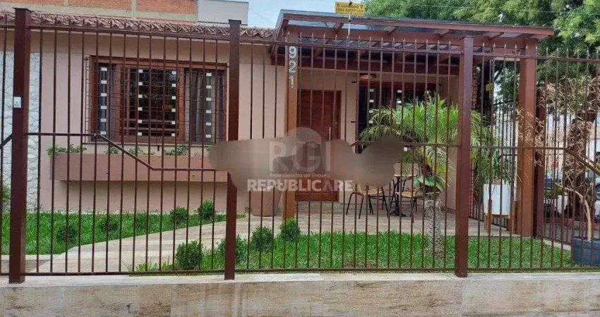 Casa para Venda - 160m², 3 dormitórios, sendo 1 suites, 2 vagas - Santa Maria Go