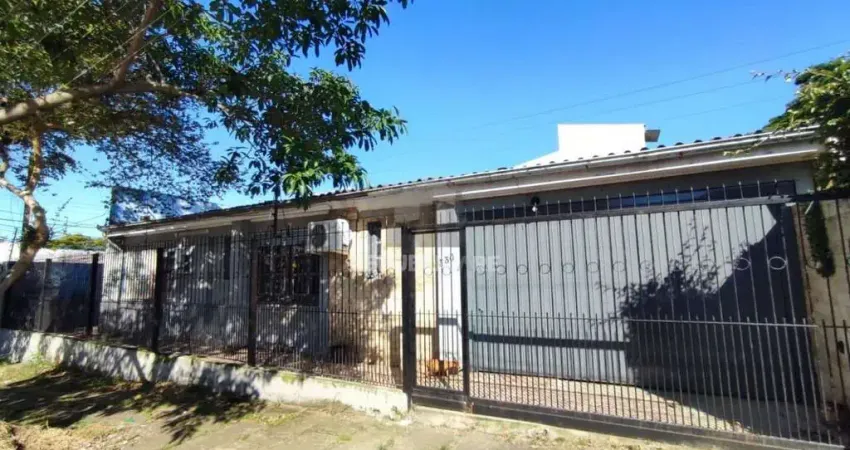 Casa com 3 quartos à venda na Rua Carlos Ferreira, 330, Teresópolis, Porto Alegre