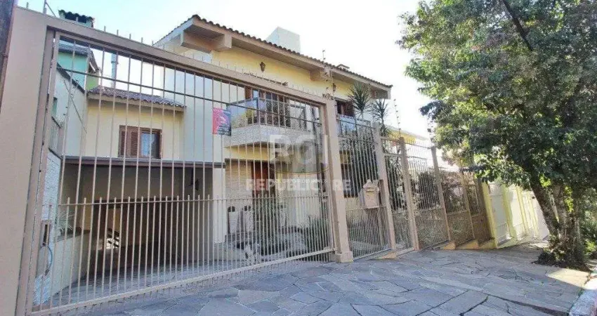 Casa para Venda - 250m², 3 dormitórios, sendo 1 suites, Teresópolis