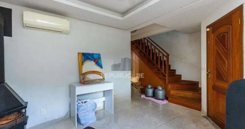 Casa de 3 dormitórios no Bairro Lomba do Pinheiro - Porto Alegre