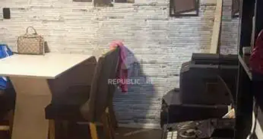 apartamento de 2 dormitórios com garagem coberto no bairro Teresópolis