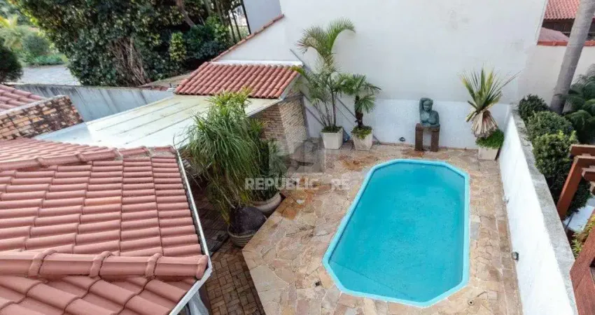 Casa Condominio para Venda - 233.52m², 3 dormitórios, sendo 3 suites, 2 vagas -