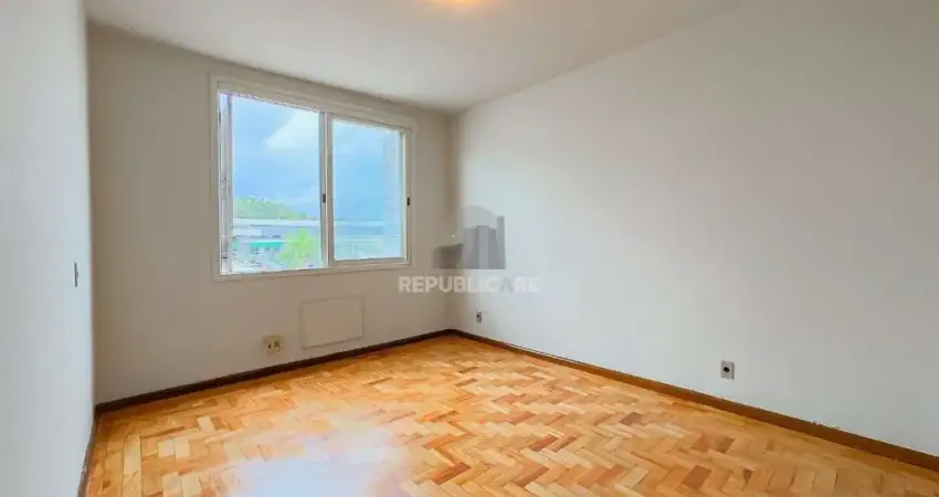 Apartamento 2 Quartos, 58m² no bairro Vila Ipiranga – Ótima Localização !