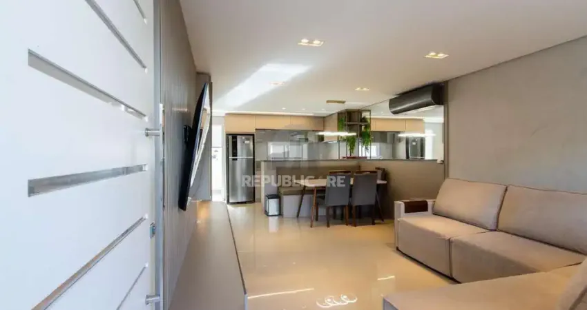 Sobrado para Venda - 95,16m², 3 dormitórios, sendo 1 suites, 2 vagas - Hípica