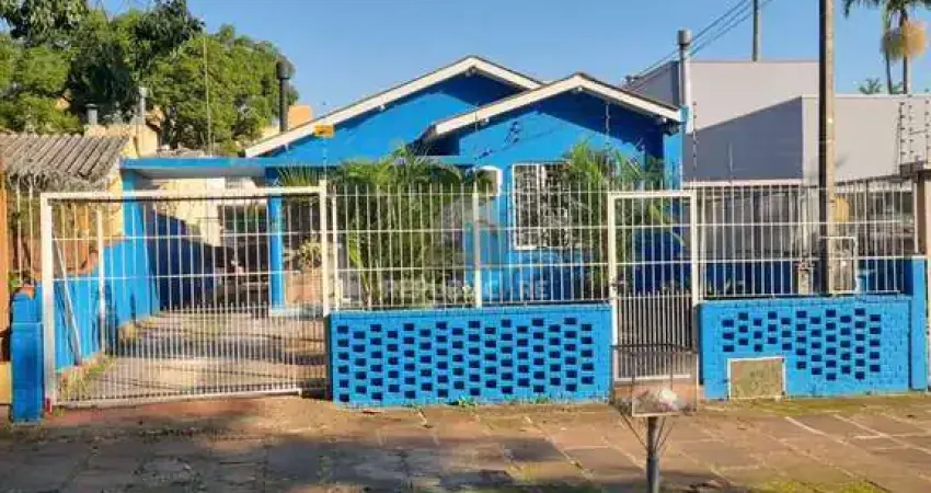 Casa com 3 quartos à venda na Rua Tamandaré, 289, Camaquã, Porto Alegre