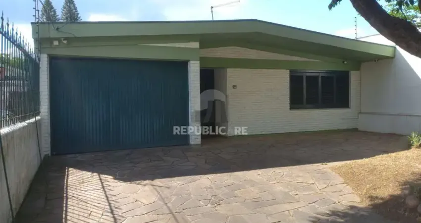 Casa à Venda no Sarandi com 3 Dormitórios, Suíte, 3 vagas Financiamento Bancário
