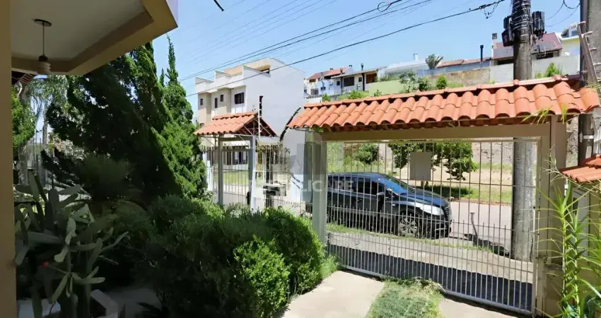 Casa de 3 dormitórios com 205m² à Venda no Bairro Hípica