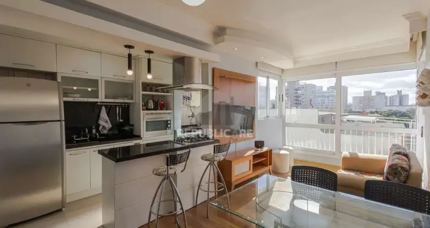 Apartamento de 2 quartos, suíte e 1 vaga garagem bairro Azenha em Porto Alegre