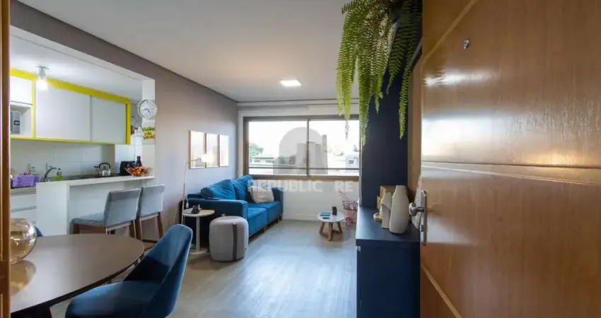 Apartamento de 62m²,  2 dormitórios com suíte, churrasqueira, vaga coberta, infr