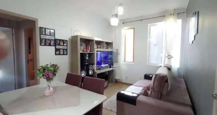Apartamento 2 dormitórios reformado no Passo D'Areia
