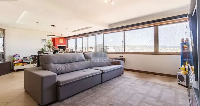 Apartamento com 3 quartos, 1 suíte, à venda no bairro Petrópolis