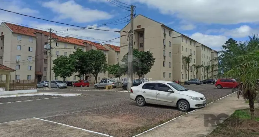 Oportunidade !!! Lindo Apartamento 02 Dormitórios reformado e com vaga.
