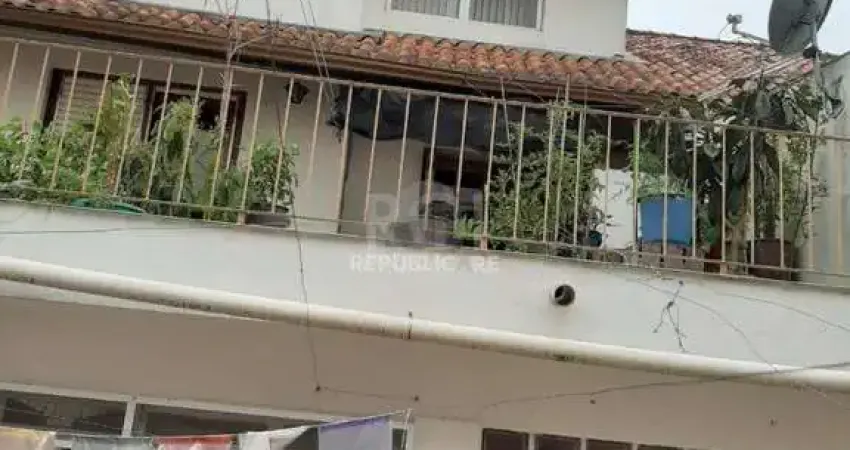 Casa Condominio para Venda - 129.58m², 3 dormitórios, sendo 1 suites, 4 vagas -