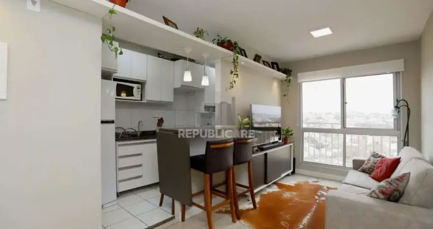 Apartamento com 2 quartos e 48m² à venda em Glória.