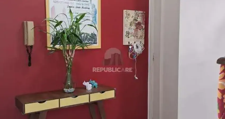 Apartamento de 58 m² com 2 quartos localizado no Bairro Menino Deus.