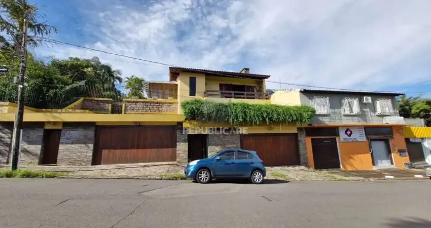 Casa de Cinema no bairro Glória com toda infraestrutura, ensolarada e bem ventil