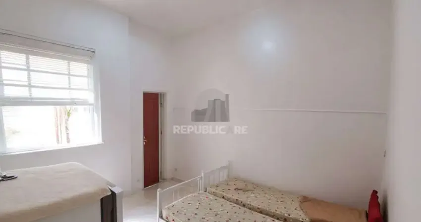 Vende-se apartamento de um 1 dormitório - 25m² - Floresta