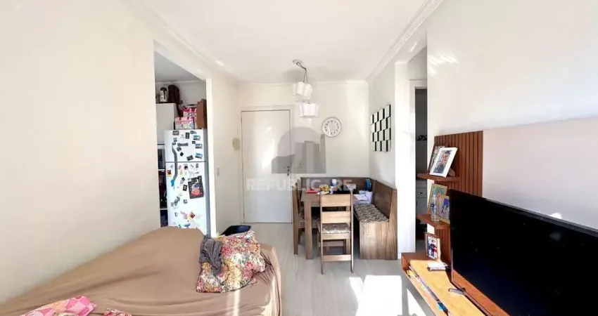 Apartamento dois dormitórios,  1 vaga no Condomínio Veríssimo