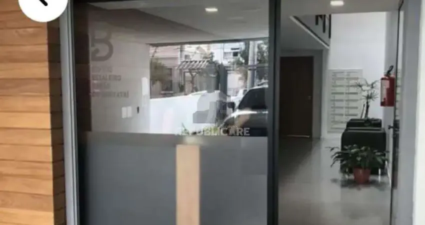 Sala Comercial a venda no bairro Menino Deus com 30 m² por:R$ 180.000,00