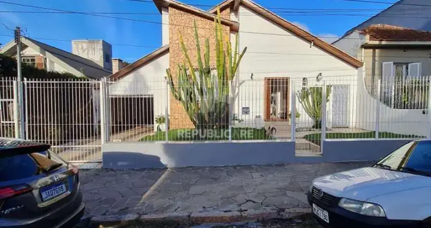 Casa com 6 quartos à venda na Rua Paissandu, 298, Partenon, Porto Alegre