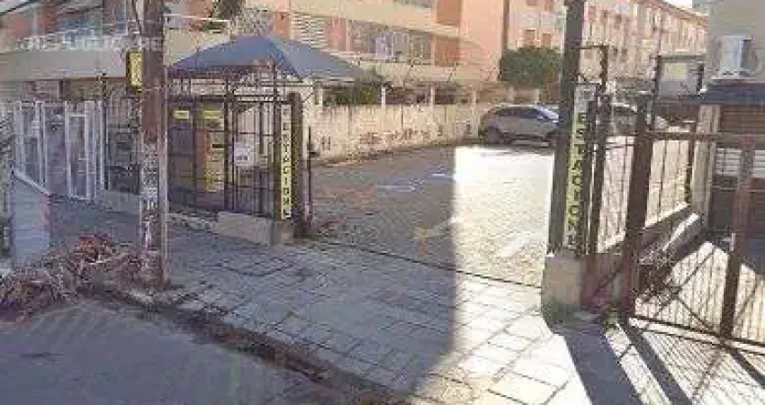 Terreno/lote em venda no bairro menino deus, com área disponível para construção.