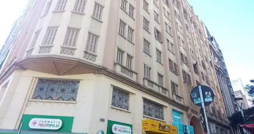 Escritório à venda no centro histórico com 19m² de área útil disponível.