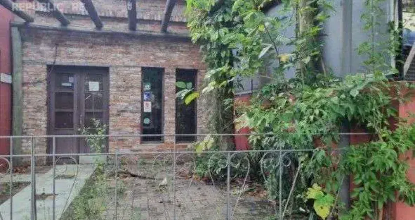 Terreno para venda no bairro auxiliadora com ampla área disponível para construção