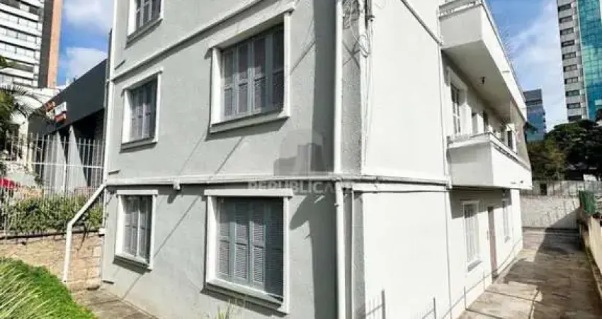 Apartamento térreo com 2 quartos e 1 vaga de garagem no Bairro Auxiliadora