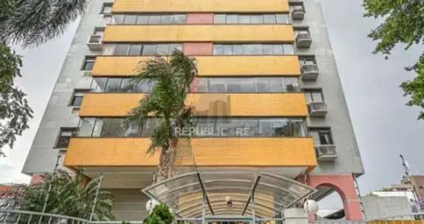 Apartamento de 3 quartos, suíte e 1 vaga de garagem no bairro Menino Deus em POA