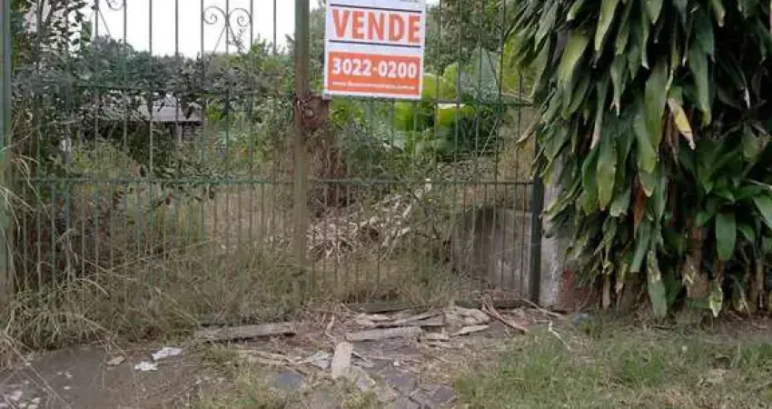 Terreno à venda no bairro medianeira com área disponível para construção.