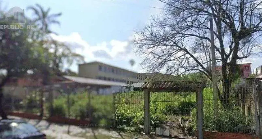 Terreno em medianeira à venda, ideal para construção e desenvolvimento de projetos.