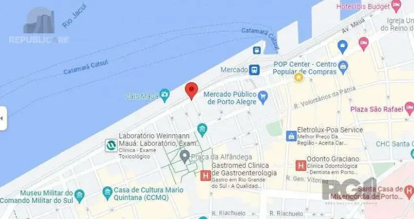 Garagem à venda no centro histórico com área útil para seu veículo.