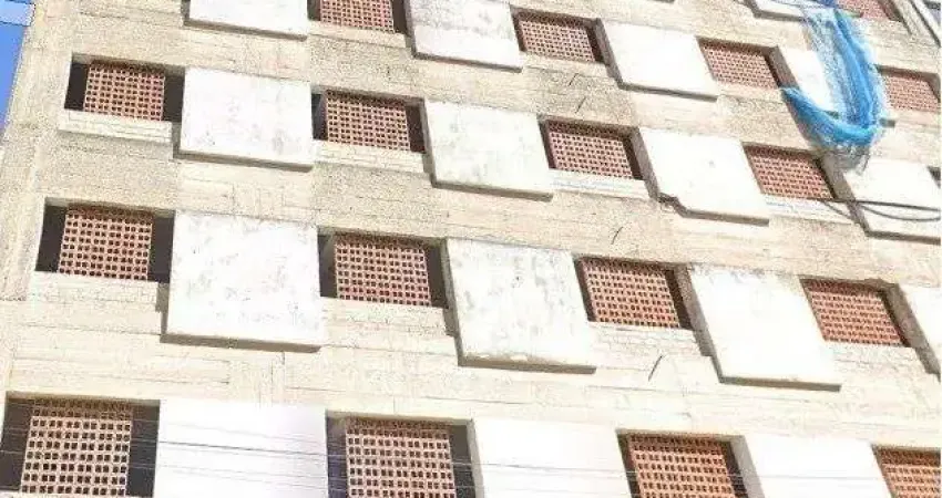 Garagem à venda no centro histórico com área útil de 12 m² em ótima localização.