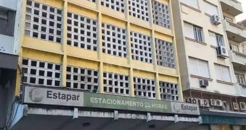 Garagem à venda no centro histórico com área de 12 m² disponível para aquisição