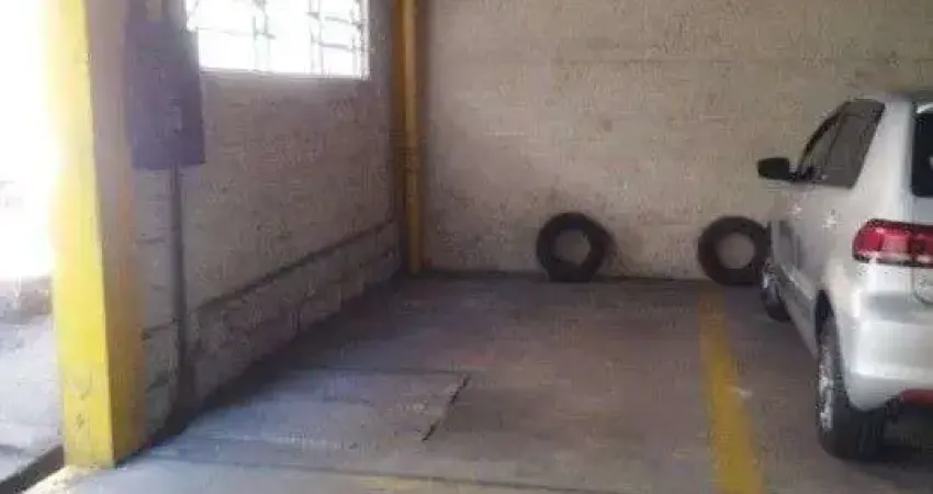 Venda de garagem no bairro menino deus com área útil de 18 m² disponível!