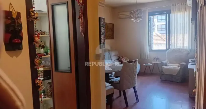 Apartamento à venda no menino deus, 80 m² com 2 dormitórios/quartos disponíveis.