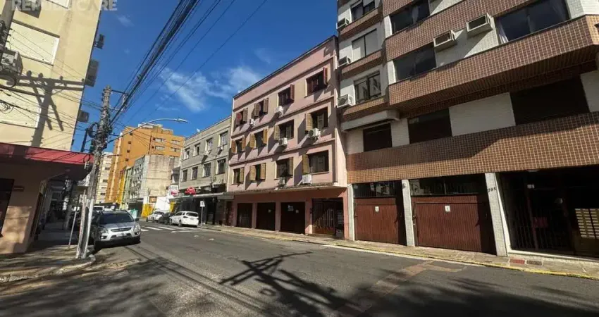 Apartamento à venda no centro histórico - 59m² com 3 dormitórios/quartos disponíveis.
