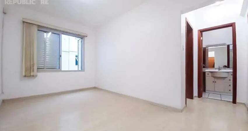 Apartamento para aluguel no centro histórico com 65 m² e 2 dormitórios/quartos disponíveis.
