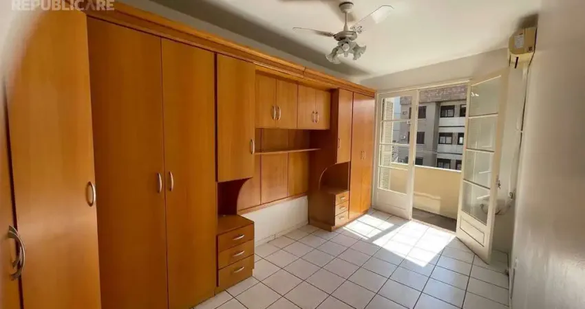 Apartamento à venda na cidade baixa com 68m² e 2 dormitórios/quartos disponíveis.