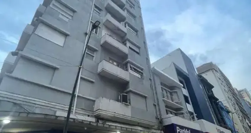 Apartamento à venda no centro histórico com 69m² e 3 dormitórios/quartos disponíveis.