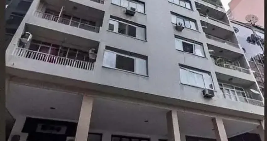 Apartamento à venda no centro histórico com 3 dormitórios/quartos e 74 m² de área útil