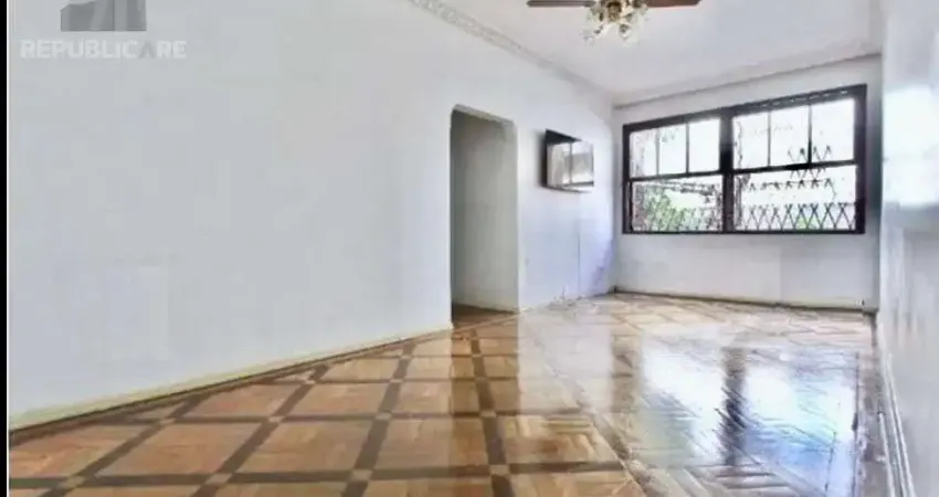 Apartamento à venda no menino deus, 147 m² com 3 dormitórios/quartos disponíveis.